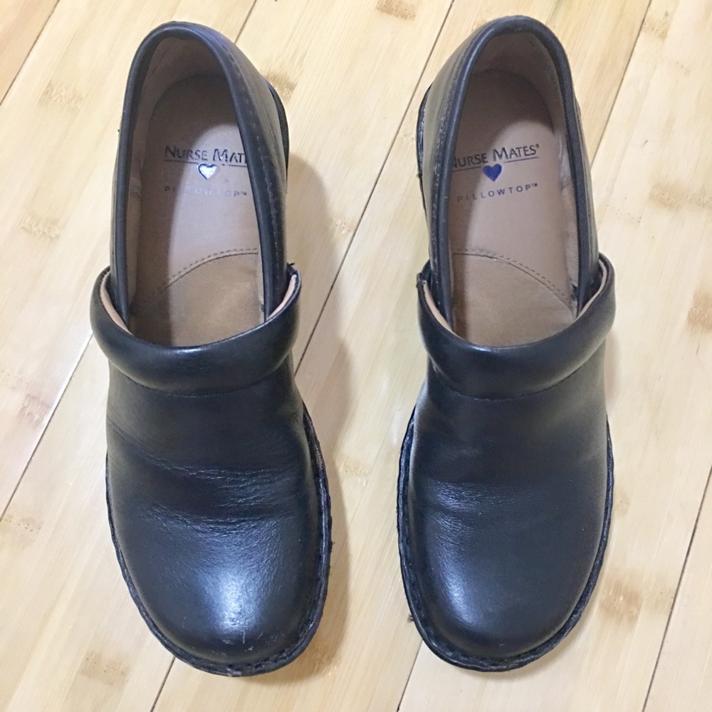 Nurse Mate black slip on size 7M